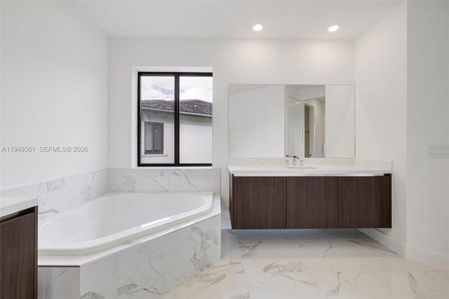 19749 NE 16th Pl 19749, Miami, FL 33179