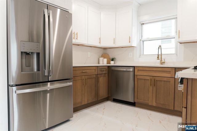 453 8th Street, Palisades Park, NJ 07650