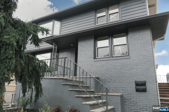 453 8th Street, Palisades Park, NJ 07650