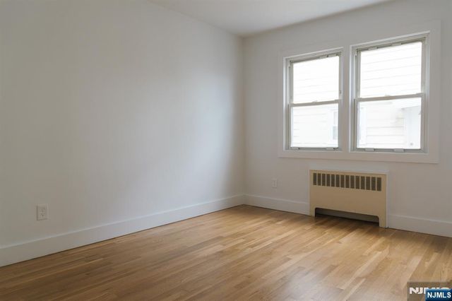 453 8th Street, Palisades Park, NJ 07650