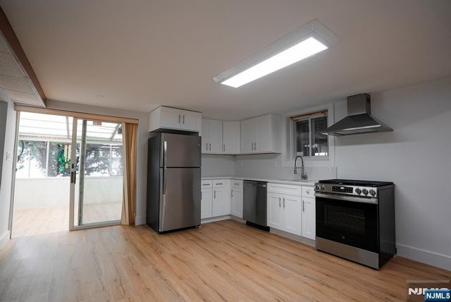 453 8th Street, Palisades Park, NJ 07650
