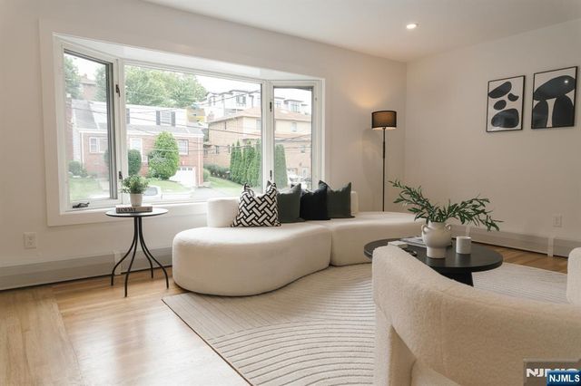 453 8th Street, Palisades Park, NJ 07650