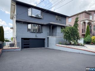 453 8th Street, Palisades Park, NJ 07650