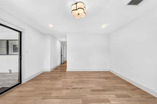 5439 Kinglet Street, Houston, TX 77096