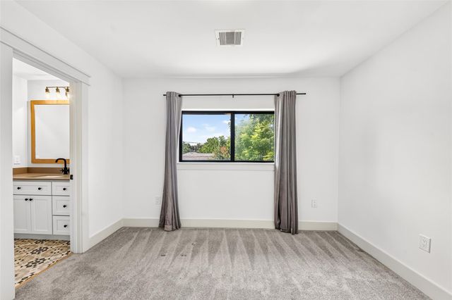 5439 Kinglet Street, Houston, TX 77096