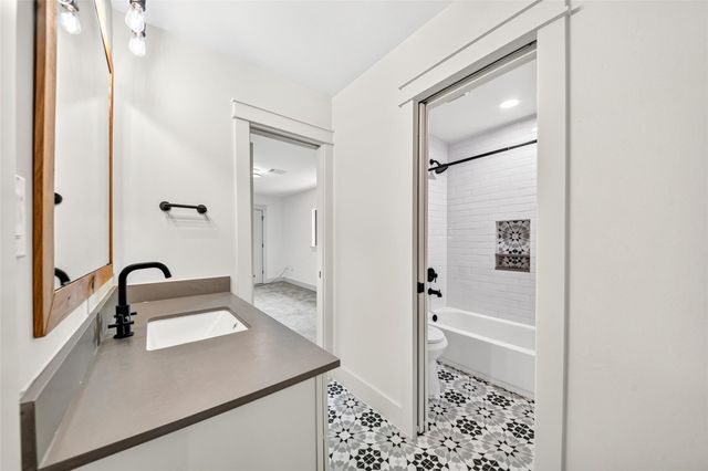 5439 Kinglet Street, Houston, TX 77096