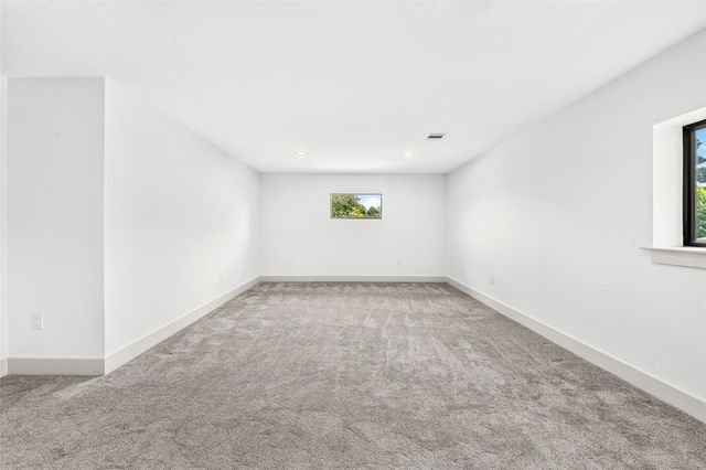 5439 Kinglet Street, Houston, TX 77096