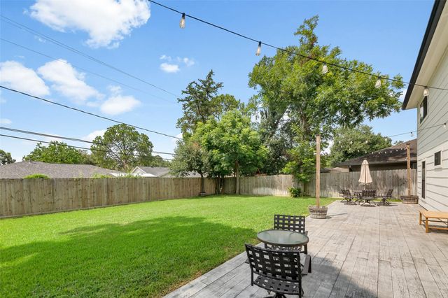 5439 Kinglet Street, Houston, TX 77096
