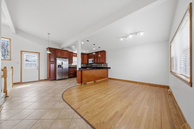 10725 S Rutherford Avenue, Worth, IL 60482