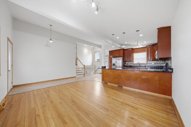 10725 S Rutherford Avenue, Worth, IL 60482