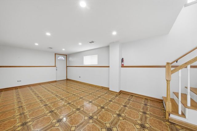 10725 S Rutherford Avenue, Worth, IL 60482