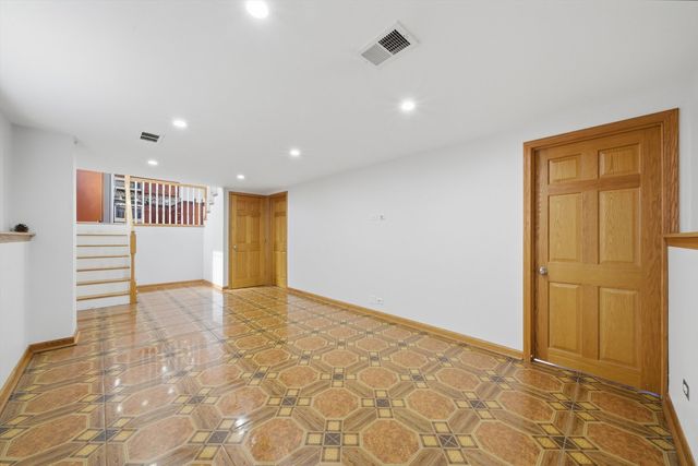 10725 S Rutherford Avenue, Worth, IL 60482