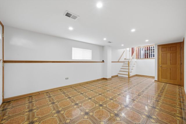 10725 S Rutherford Avenue, Worth, IL 60482