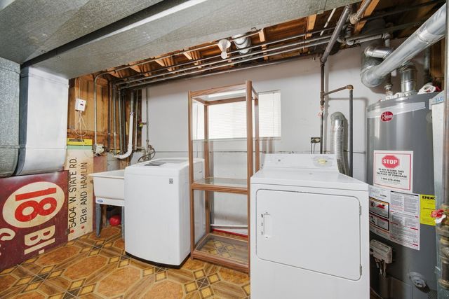 10725 S Rutherford Avenue, Worth, IL 60482