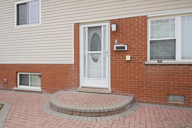 10725 S Rutherford Avenue, Worth, IL 60482