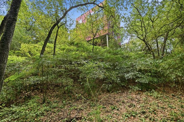 20 N Peak RD, West Lake Hills, TX 78746