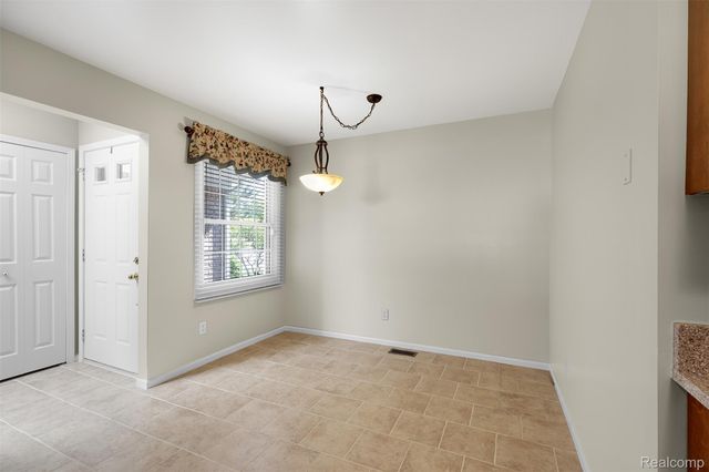 7348 Green Meadow Lane 9, Canton Charter Township, MI 48187
