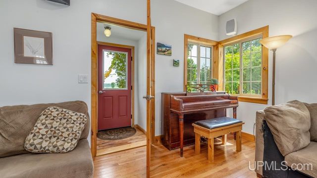 3143 D Road, Bark River, MI 49807