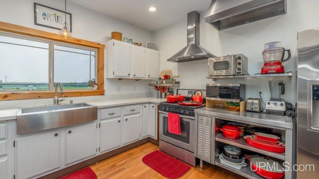 3143 D Road, Bark River, MI 49807