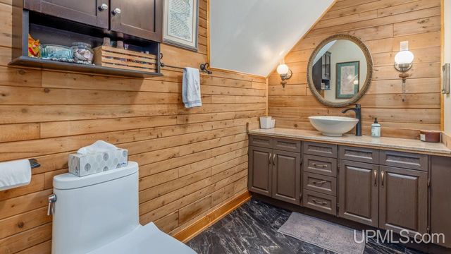 3143 D Road, Bark River, MI 49807