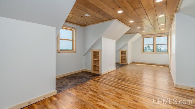 3143 D Road, Bark River, MI 49807