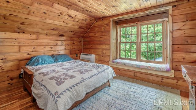 3143 D Road, Bark River, MI 49807