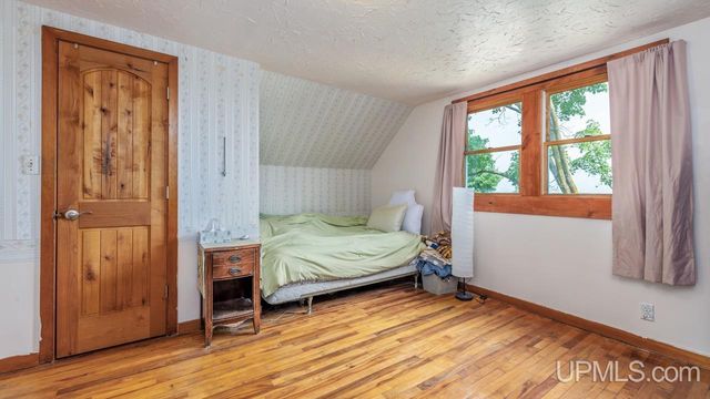 3143 D Road, Bark River, MI 49807