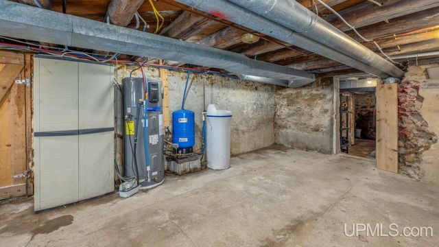 3143 D Road, Bark River, MI 49807