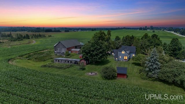 3143 D Road, Bark River, MI 49807