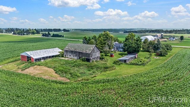 3143 D Road, Bark River, MI 49807