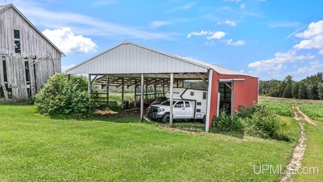 3143 D Road, Bark River, MI 49807