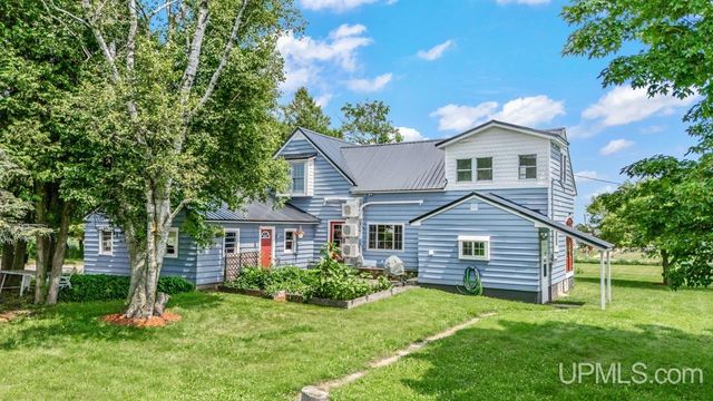 3143 D Road, Bark River, MI 49807