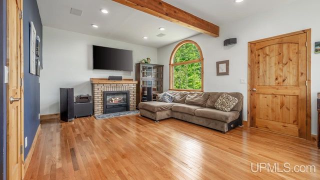 3143 D Road, Bark River, MI 49807