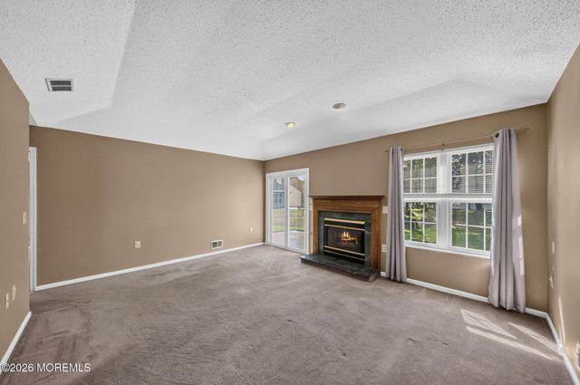 5 Eaton Court, Jackson, NJ 08527