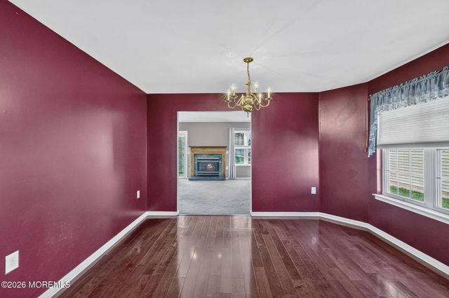 5 Eaton Court, Jackson, NJ 08527