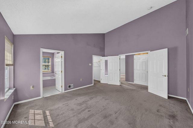 5 Eaton Court, Jackson, NJ 08527