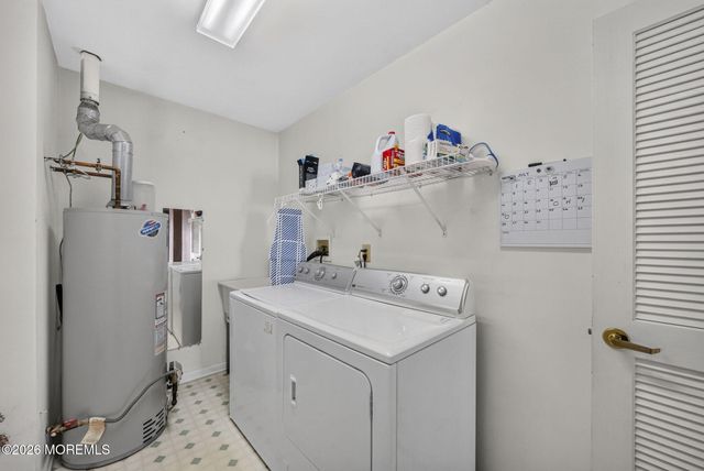 5 Eaton Court, Jackson, NJ 08527