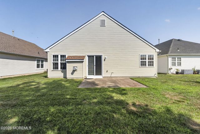5 Eaton Court, Jackson, NJ 08527