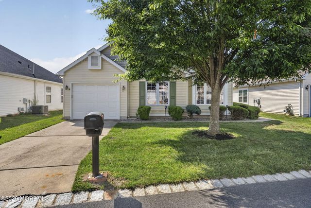 5 Eaton Court, Jackson, NJ 08527
