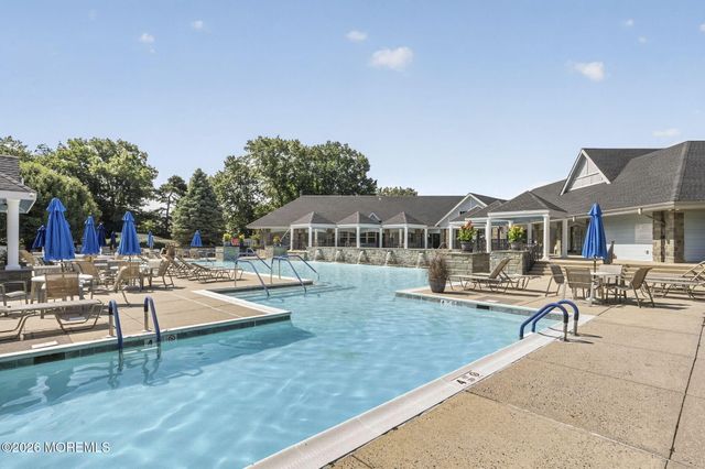 5 Eaton Court, Jackson, NJ 08527
