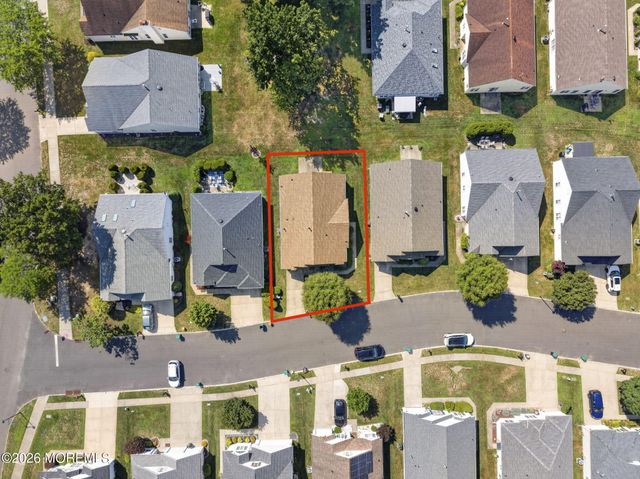 5 Eaton Court, Jackson, NJ 08527