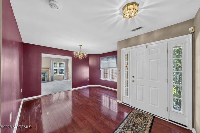 5 Eaton Court, Jackson, NJ 08527