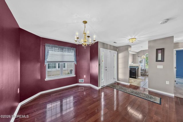 5 Eaton Court, Jackson, NJ 08527
