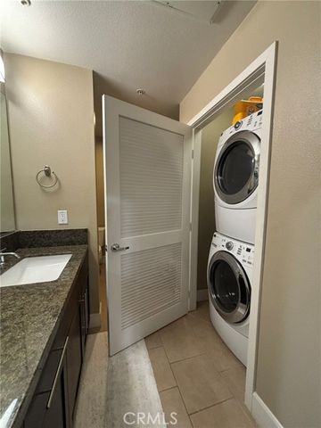 300 E 4th Street 422, Long Beach, CA 90802