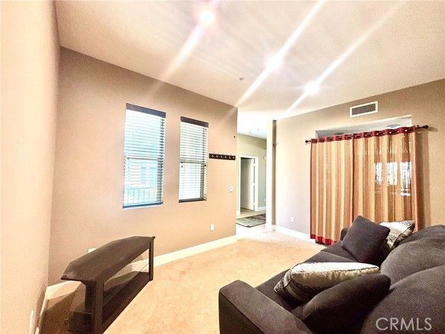 300 E 4th Street 422, Long Beach, CA 90802