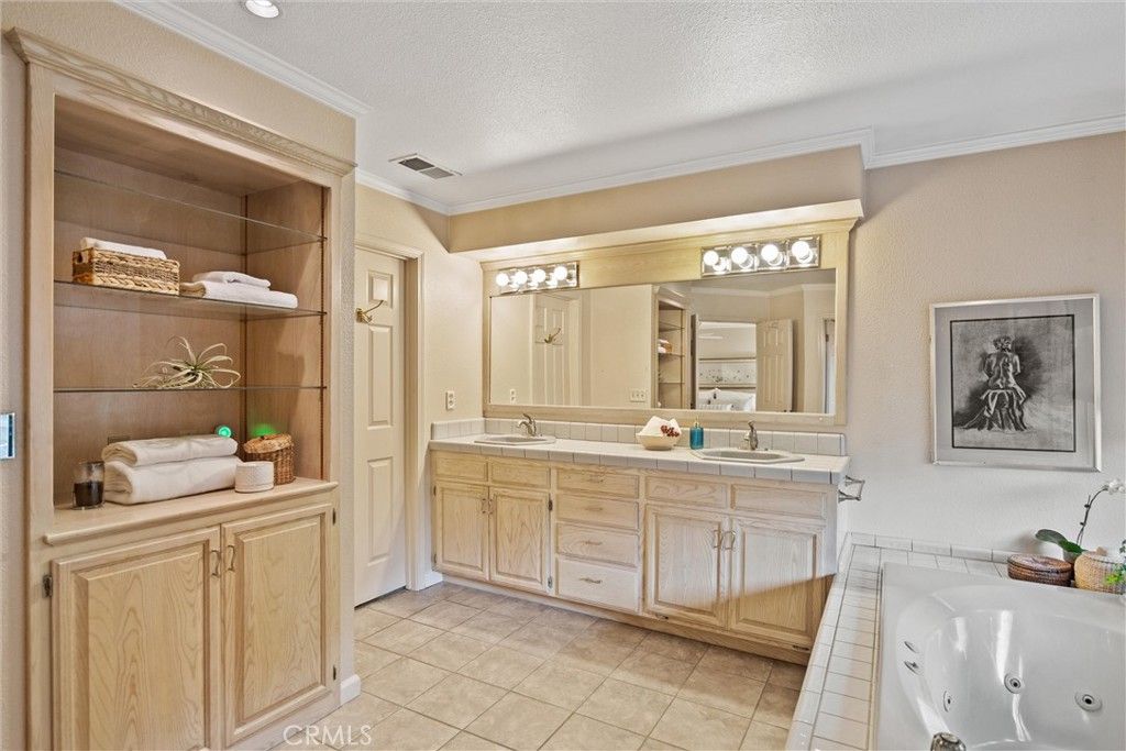 Image 31 of property listing at 529 Countryside Lane, Chico, CA 95973