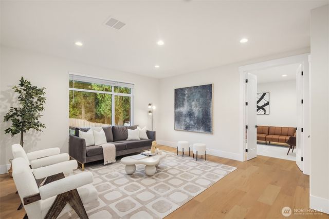 5539 116th Avenue NE, Kirkland, WA 98033