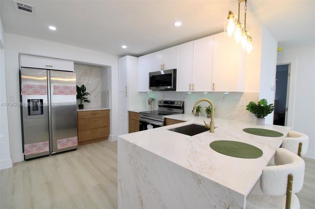 1511 NE 31st Ct, Pompano Beach, FL 33064