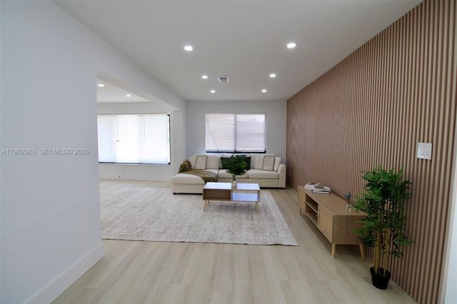 1511 NE 31st Ct, Pompano Beach, FL 33064