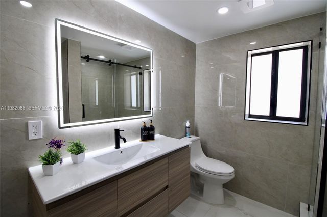 1511 NE 31st Ct, Pompano Beach, FL 33064